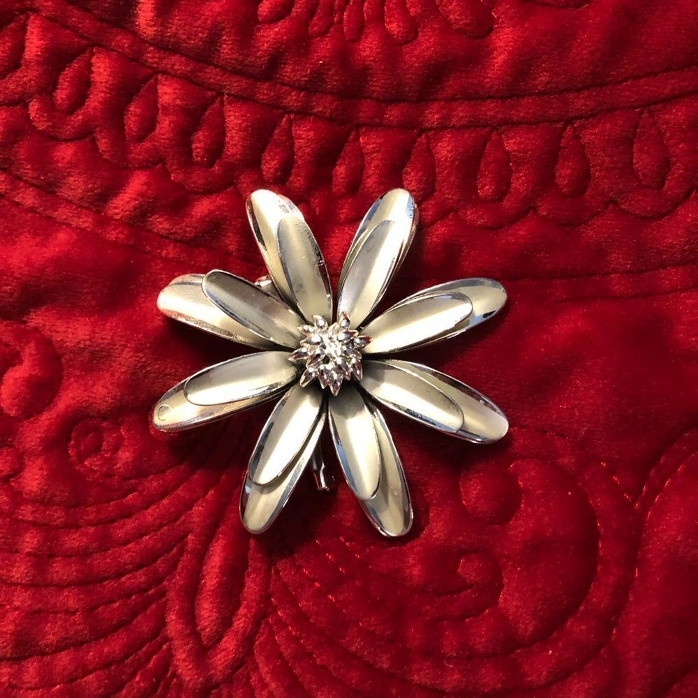 Vintage Brooch 